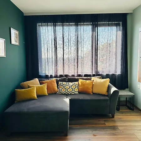 Vyara 56 * וארנה